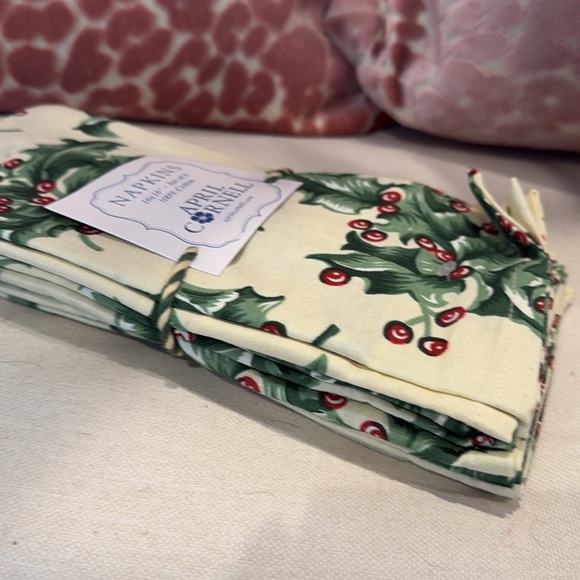 April Cornell holiday Christmas Holly table napkins 8 pack 16” X 16” - Picture 4 of 4
